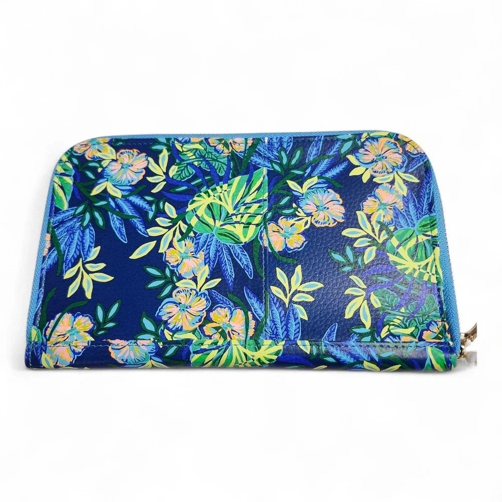 Lilly Pulitzer Passport Travel Wallet Multi‎ The Hottest Spot Floral Blue NEW